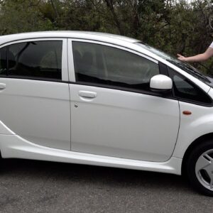 The Mitsubishi i-MiEV Is the Most Pathetic EV In Existence