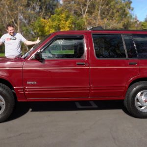 The 1991 Oldsmobile Bravada Is the Old-School Luxury SUV